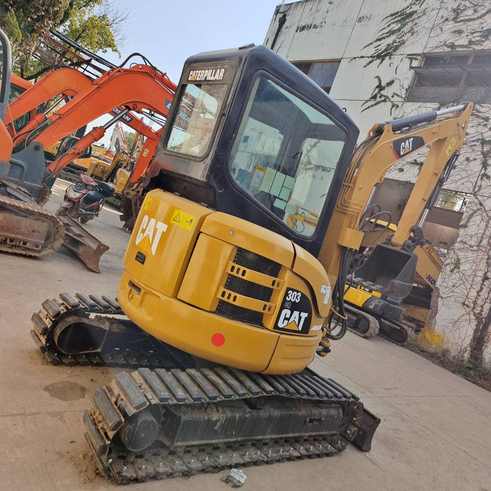 CAT 303 CR - Мини-экскаватор: фото 1 CAT 303 CR - Мини-экскаватор: фото 1