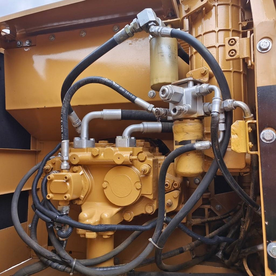 CAT 320 C L - Гусеничный экскаватор: фото 4 CAT 320 C L - Гусеничный экскаватор: фото 4