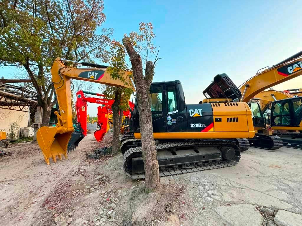CAT 320 D-C7.1 enging - Гусеничный экскаватор: фото 1 CAT 320 D-C7.1 enging - Гусеничный экскаватор: фото 1