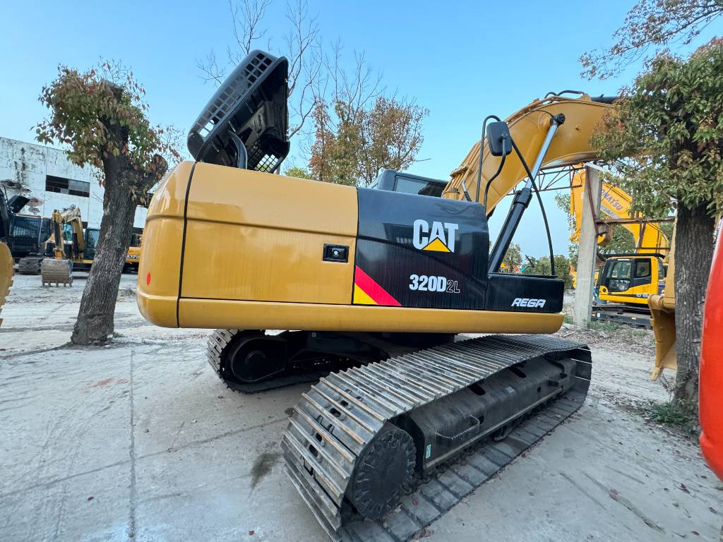 Гусеничный экскаватор CAT 320 D Engine C7.1: фото 1
