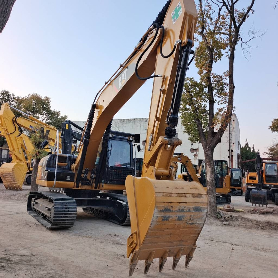 CAT 320 D - Гусеничный экскаватор: фото 1 CAT 320 D - Гусеничный экскаватор: фото 1