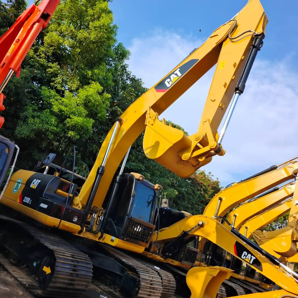 CAT 320D - Гусеничный экскаватор: фото 1 CAT 320D - Гусеничный экскаватор: фото 1