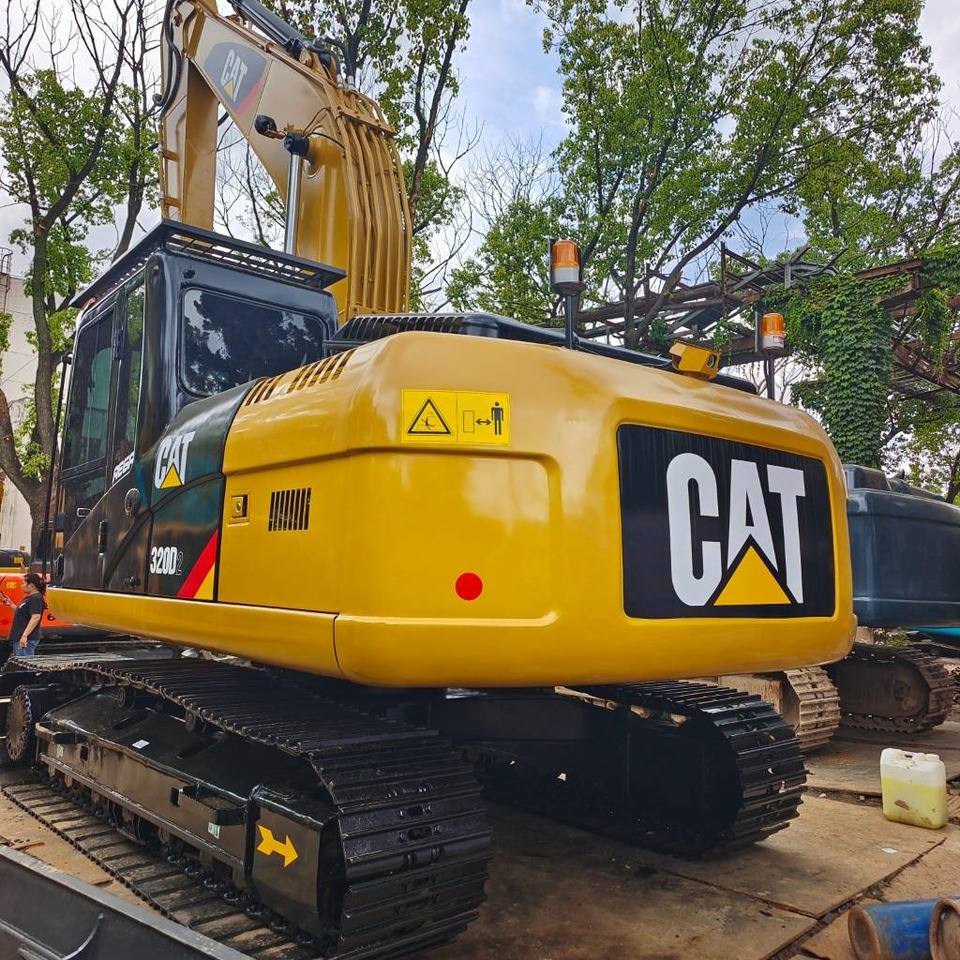 CAT 320D2 - Гусеничный экскаватор: фото 2 CAT 320D2 - Гусеничный экскаватор: фото 2