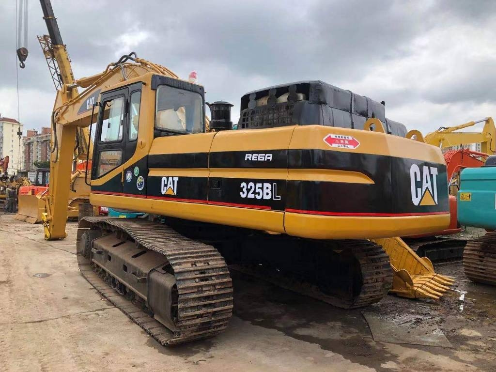CAT 330 B L - Гусеничный экскаватор: фото 1 CAT 330 B L - Гусеничный экскаватор: фото 1