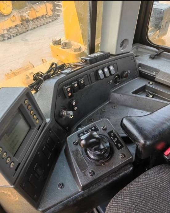 CAT D 8 T - Бульдозер: фото 4 CAT D 8 T - Бульдозер: фото 4