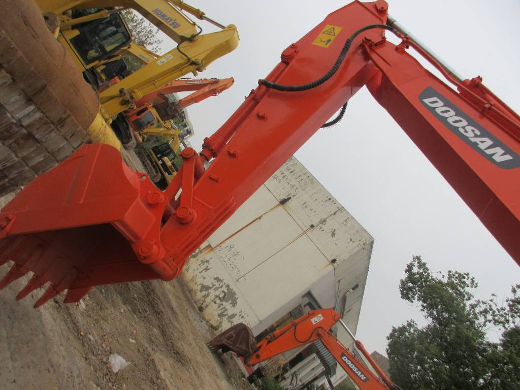Doosan DH 150 LC-7 - Колёсный экскаватор: фото 2 Doosan DH 150 LC-7 - Колёсный экскаватор: фото 2