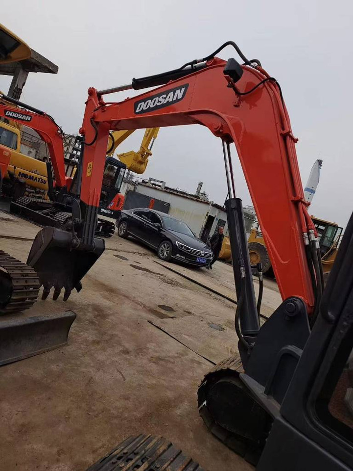 Doosan DH 60-7 - Мини-экскаватор: фото 2 Doosan DH 60-7 - Мини-экскаватор: фото 2