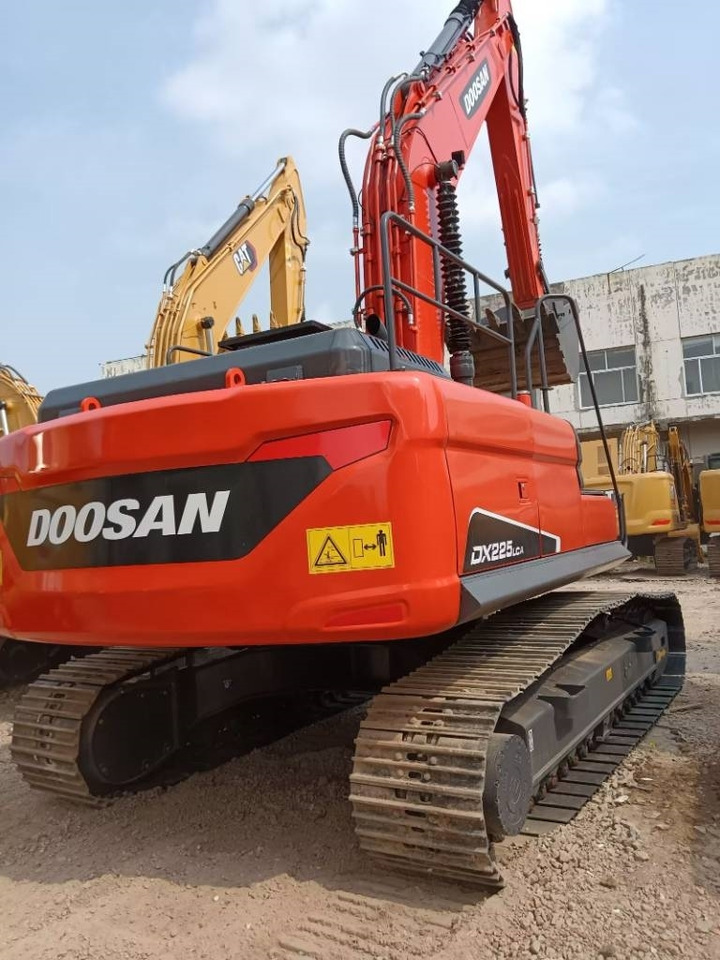 Doosan DX 225 - Гусеничный экскаватор: фото 3 Doosan DX 225 - Гусеничный экскаватор: фото 3