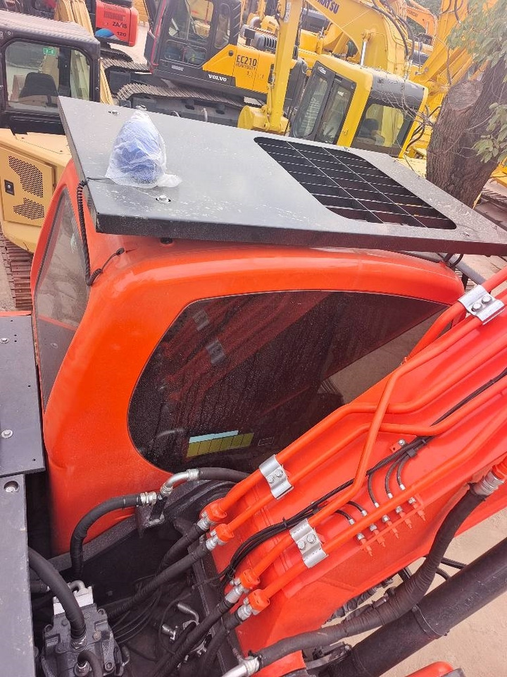 Doosan DX 225 - Гусеничный экскаватор: фото 2 Doosan DX 225 - Гусеничный экскаватор: фото 2