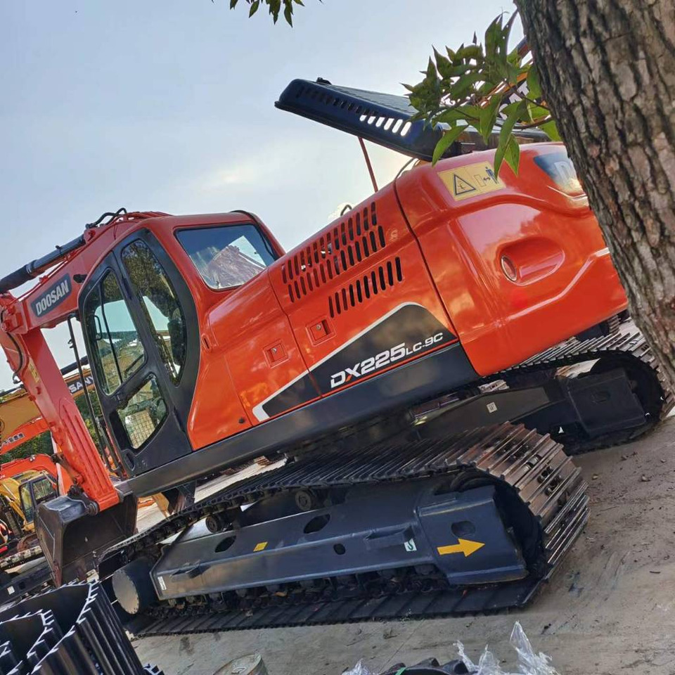 Doosan DX 225 LC - Гусеничный экскаватор: фото 1 Doosan DX 225 LC - Гусеничный экскаватор: фото 1