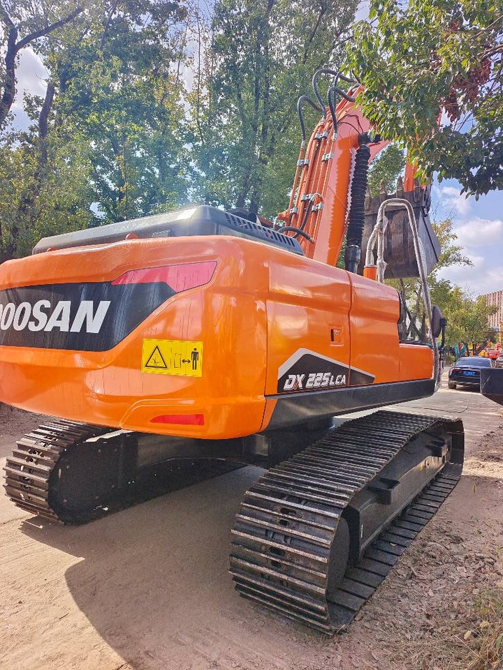 Doosan DX 225 LC - Гусеничный экскаватор: фото 1 Doosan DX 225 LC - Гусеничный экскаватор: фото 1