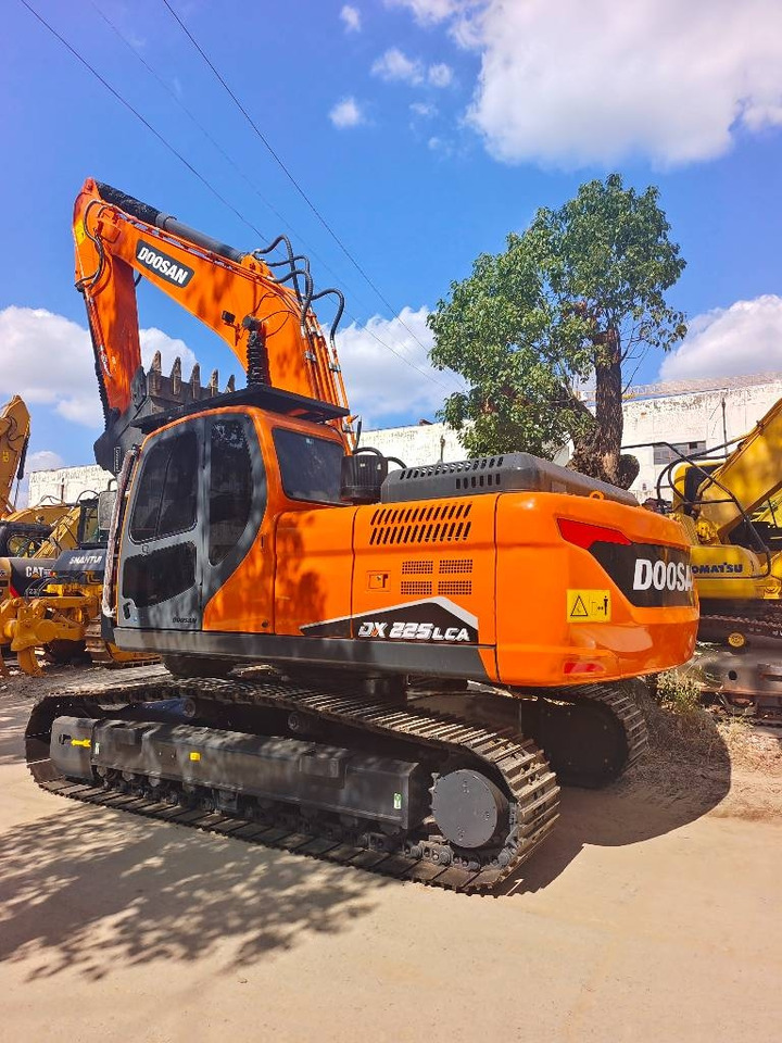 Doosan DX 225LC-9C - Гусеничный экскаватор: фото 1 Doosan DX 225LC-9C - Гусеничный экскаватор: фото 1