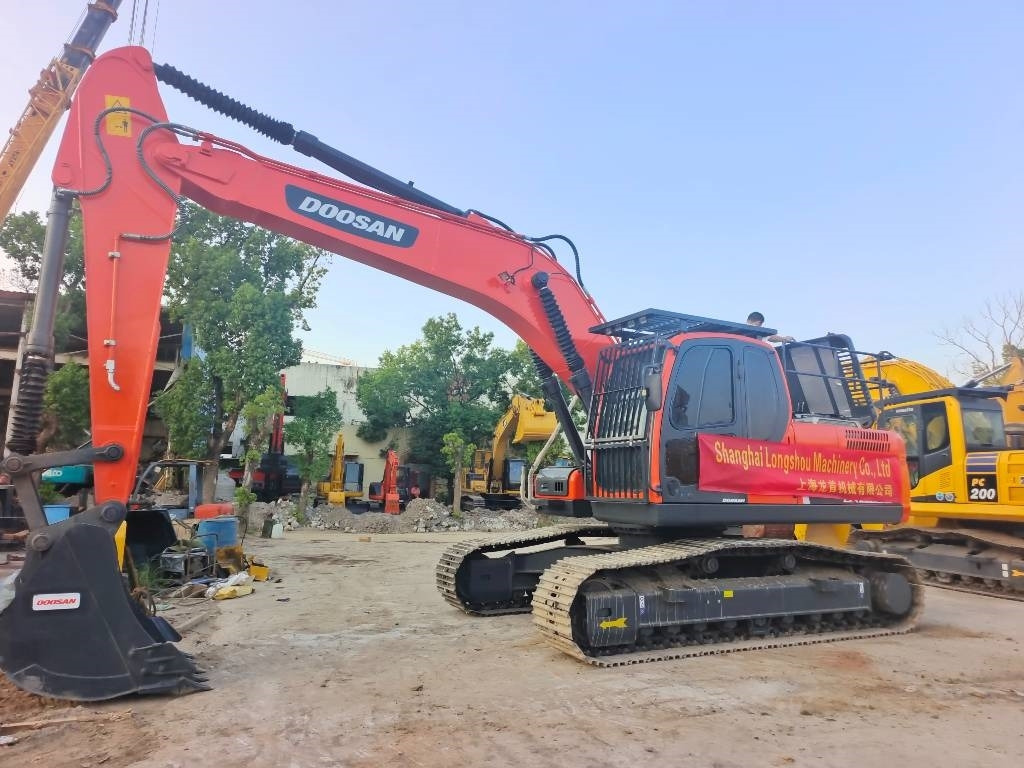Doosan DX 225LC-9C - Гусеничный экскаватор: фото 3 Doosan DX 225LC-9C - Гусеничный экскаватор: фото 3