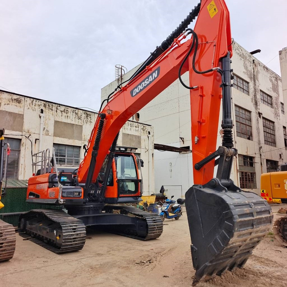 Doosan DX 300 - Гусеничный экскаватор: фото 2 Doosan DX 300 - Гусеничный экскаватор: фото 2
