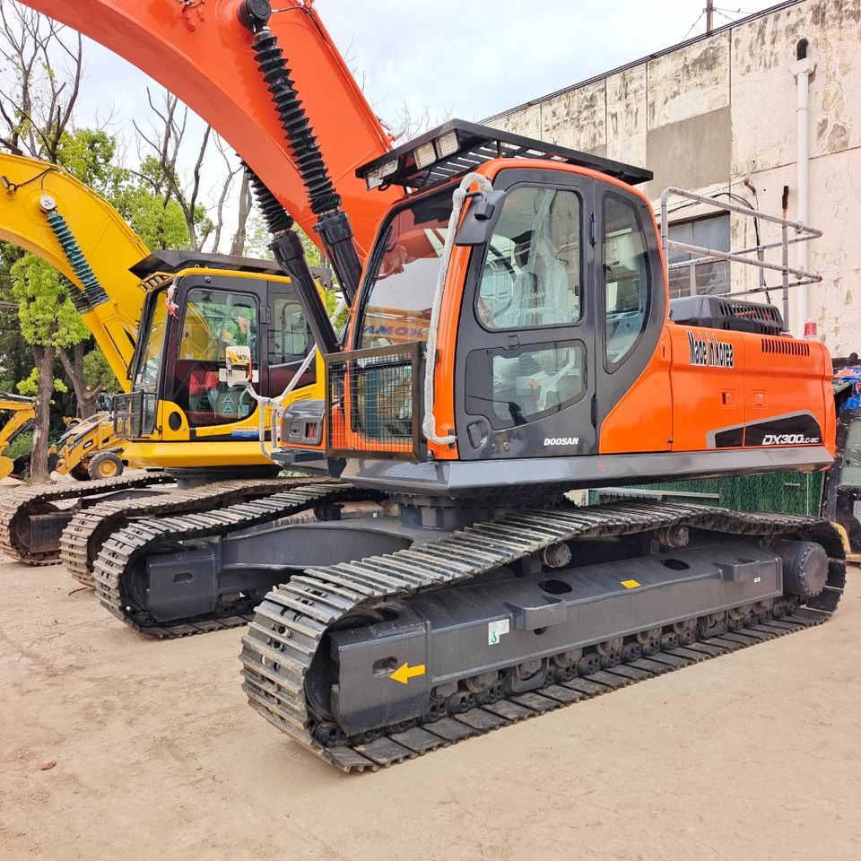 Doosan DX 300 - Гусеничный экскаватор: фото 1 Doosan DX 300 - Гусеничный экскаватор: фото 1