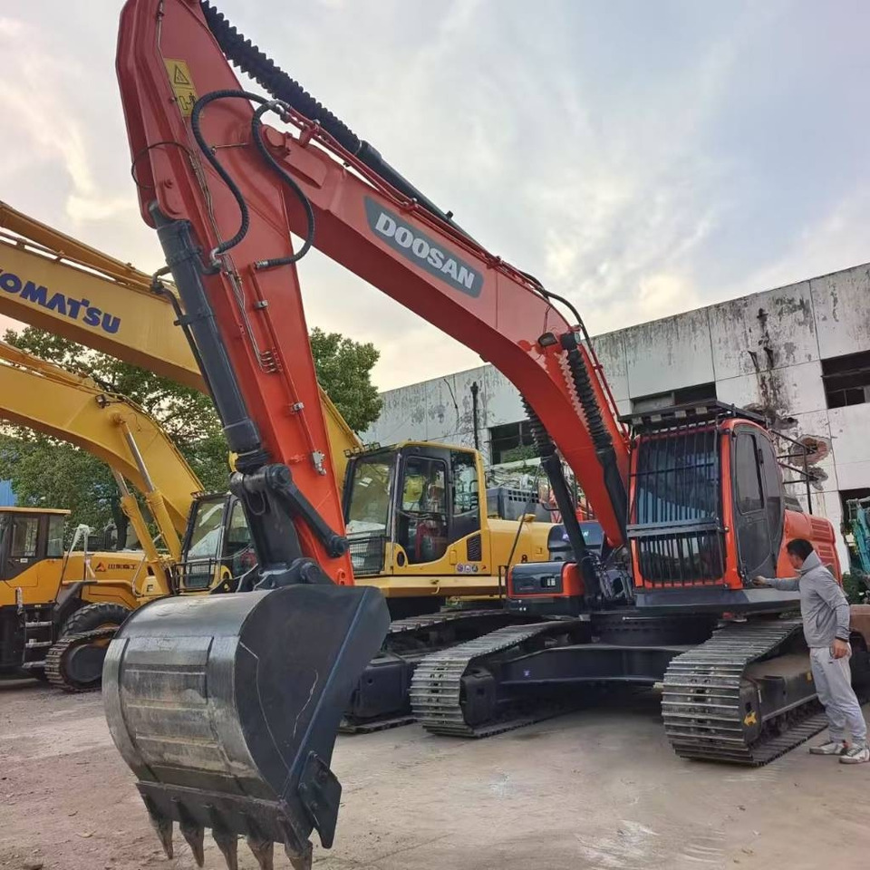Doosan DX 300 LC - Гусеничный экскаватор: фото 1 Doosan DX 300 LC - Гусеничный экскаватор: фото 1
