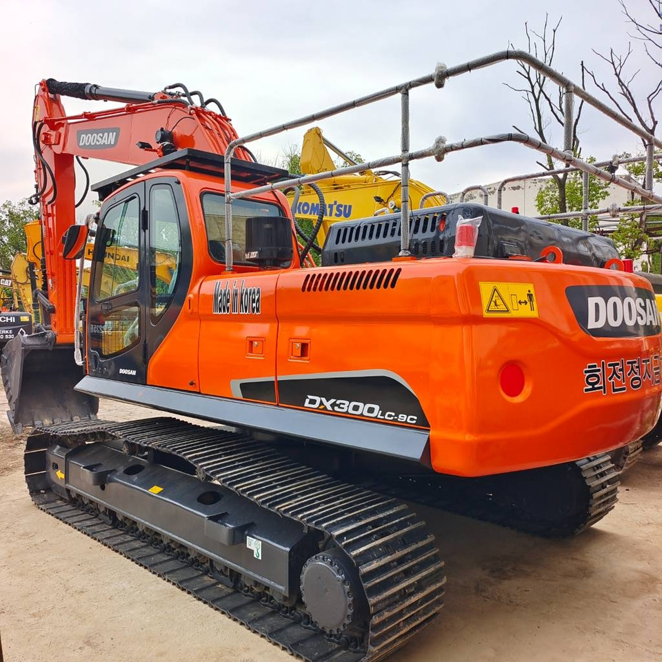 Doosan DX 300 LCA - Гусеничный экскаватор: фото 1 Doosan DX 300 LCA - Гусеничный экскаватор: фото 1