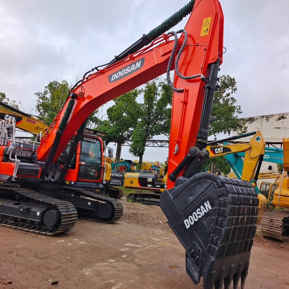 Doosan DX 300LC-9C - Гусеничный экскаватор: фото 2 Doosan DX 300LC-9C - Гусеничный экскаватор: фото 2