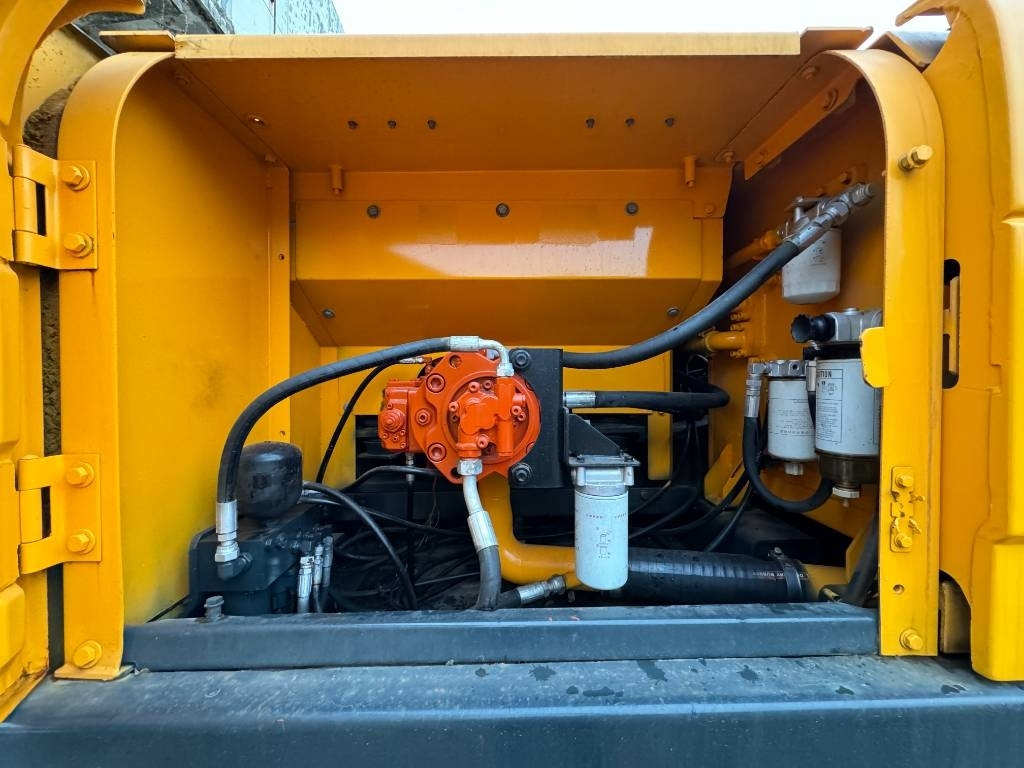 Hyundai 305lc - Гусеничный экскаватор: фото 4 Hyundai 305lc - Гусеничный экскаватор: фото 4