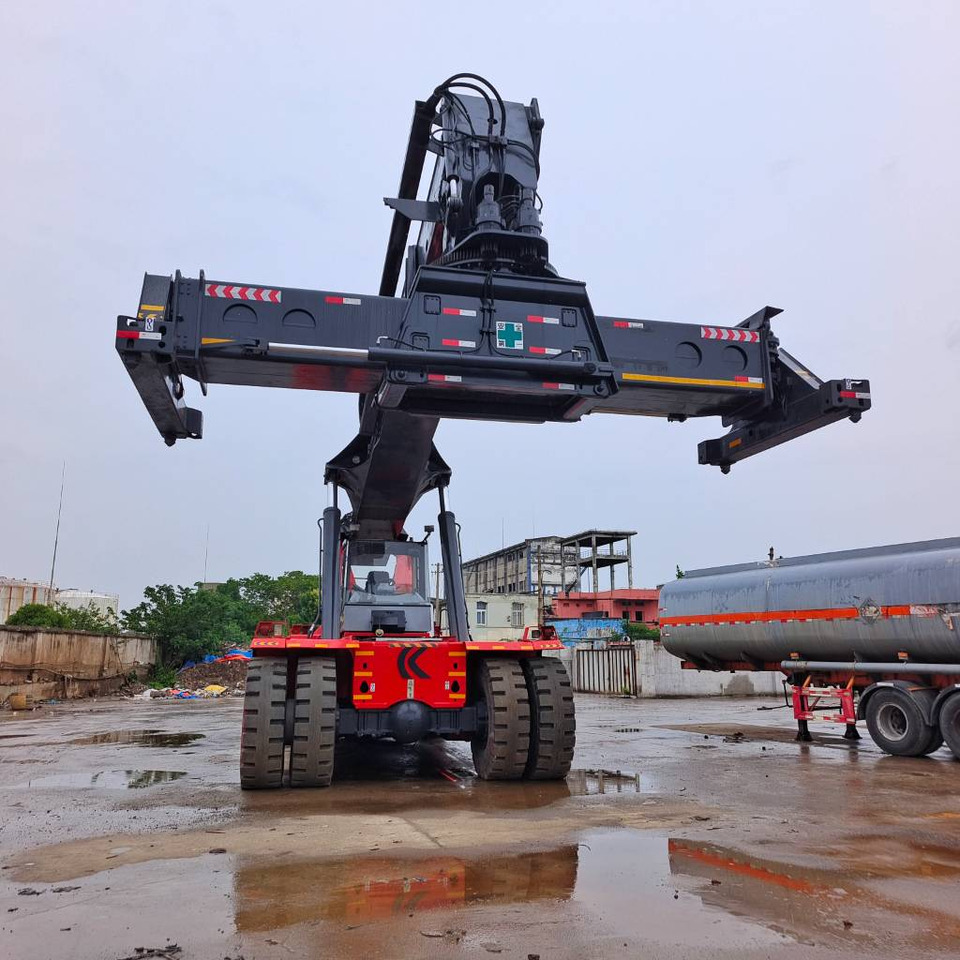 Kalmar DRF 450 - Ричстакер: фото 2 Kalmar DRF 450 - Ричстакер: фото 2