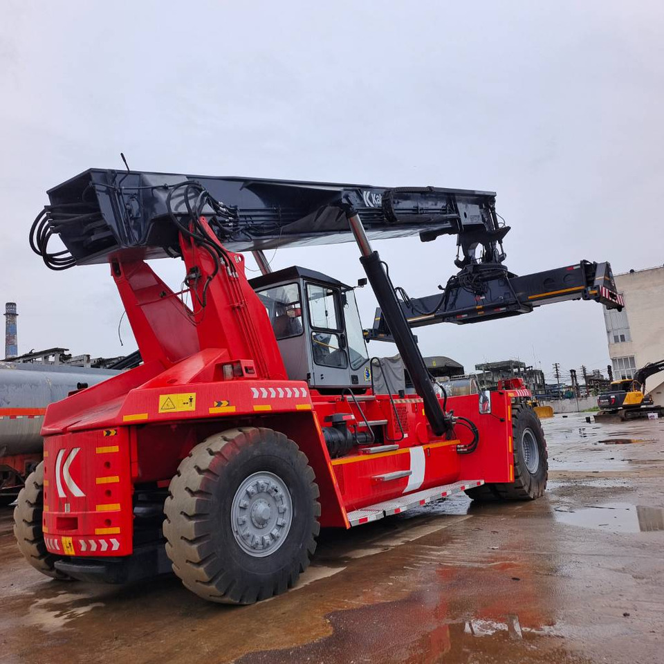 Kalmar DRF 450 - Ричстакер: фото 5 Kalmar DRF 450 - Ричстакер: фото 5