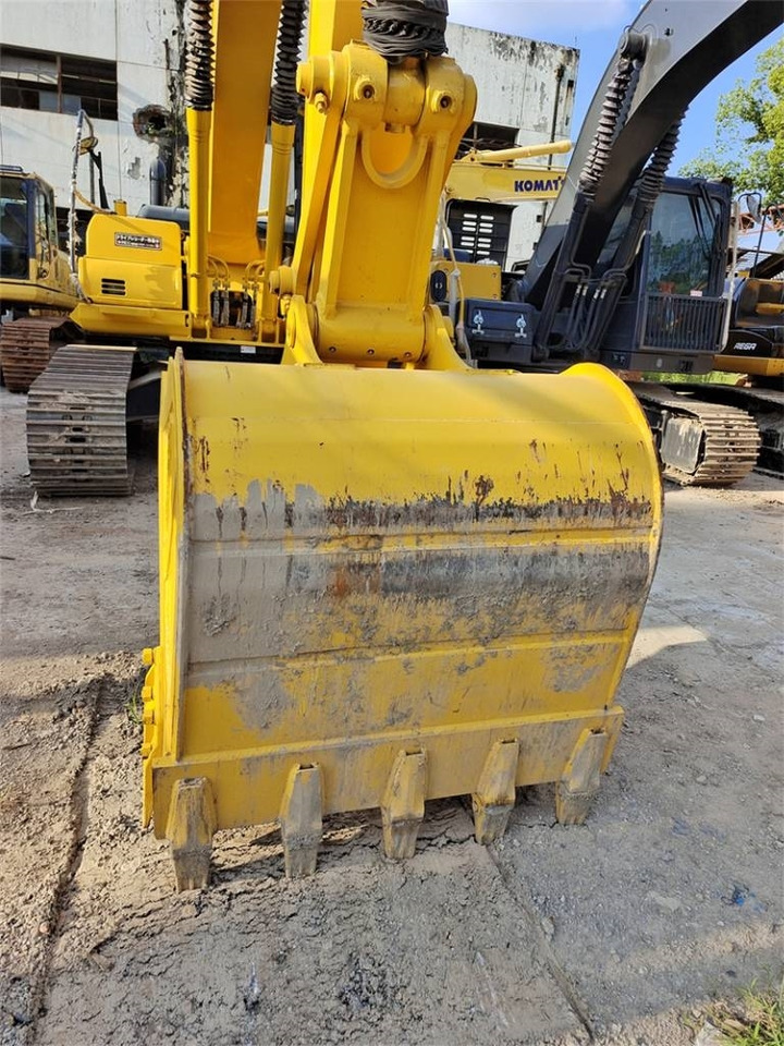 Komatsu PC 200 - Гусеничный экскаватор: фото 2 Komatsu PC 200 - Гусеничный экскаватор: фото 2