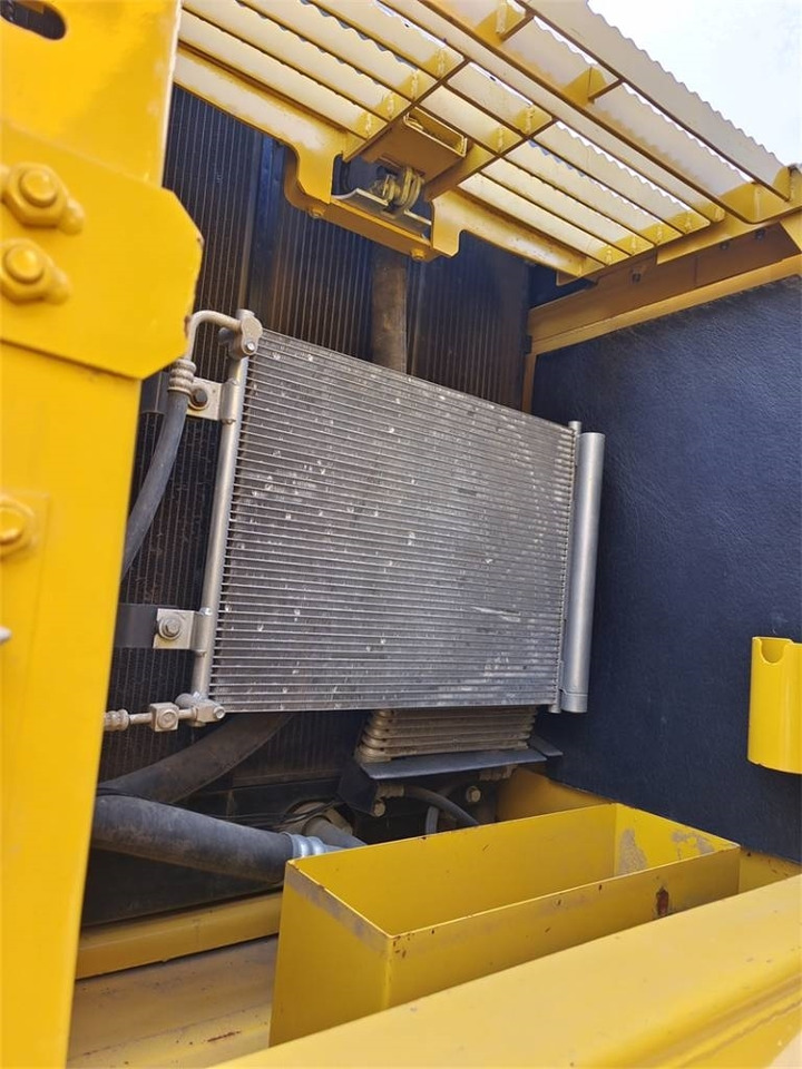 Komatsu PC 200 - Гусеничный экскаватор: фото 5 Komatsu PC 200 - Гусеничный экскаватор: фото 5