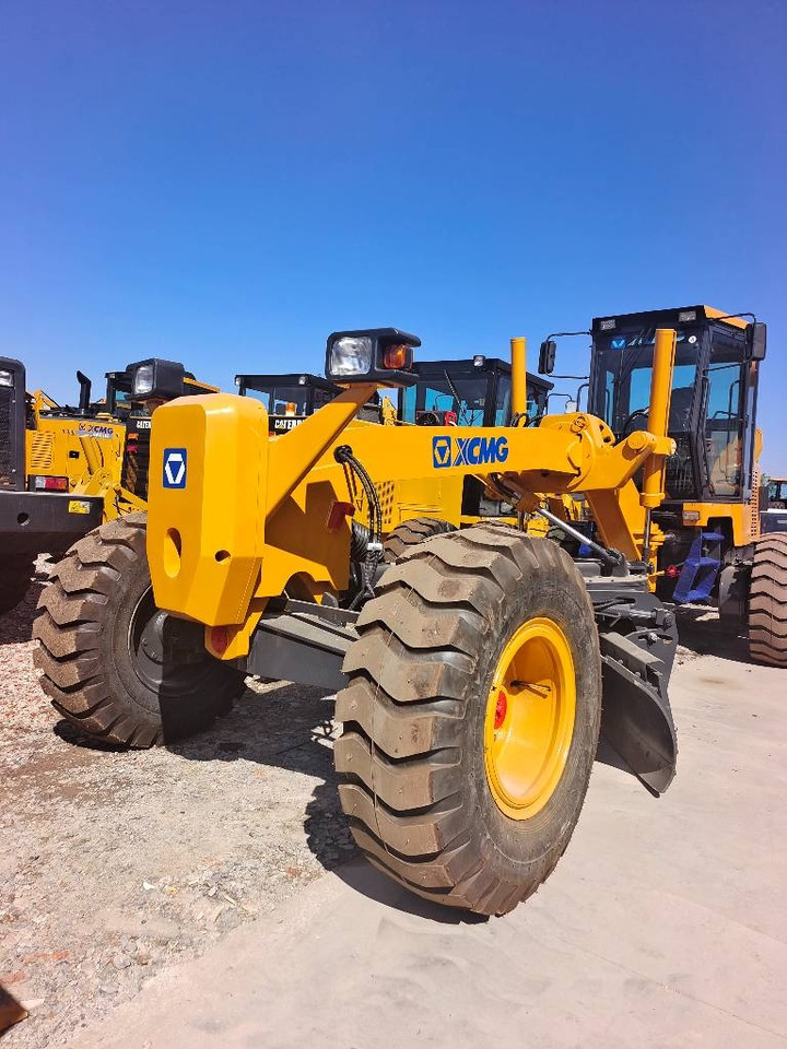 XCMG GR 180 - Грейдер: фото 1 XCMG GR 180 - Грейдер: фото 1