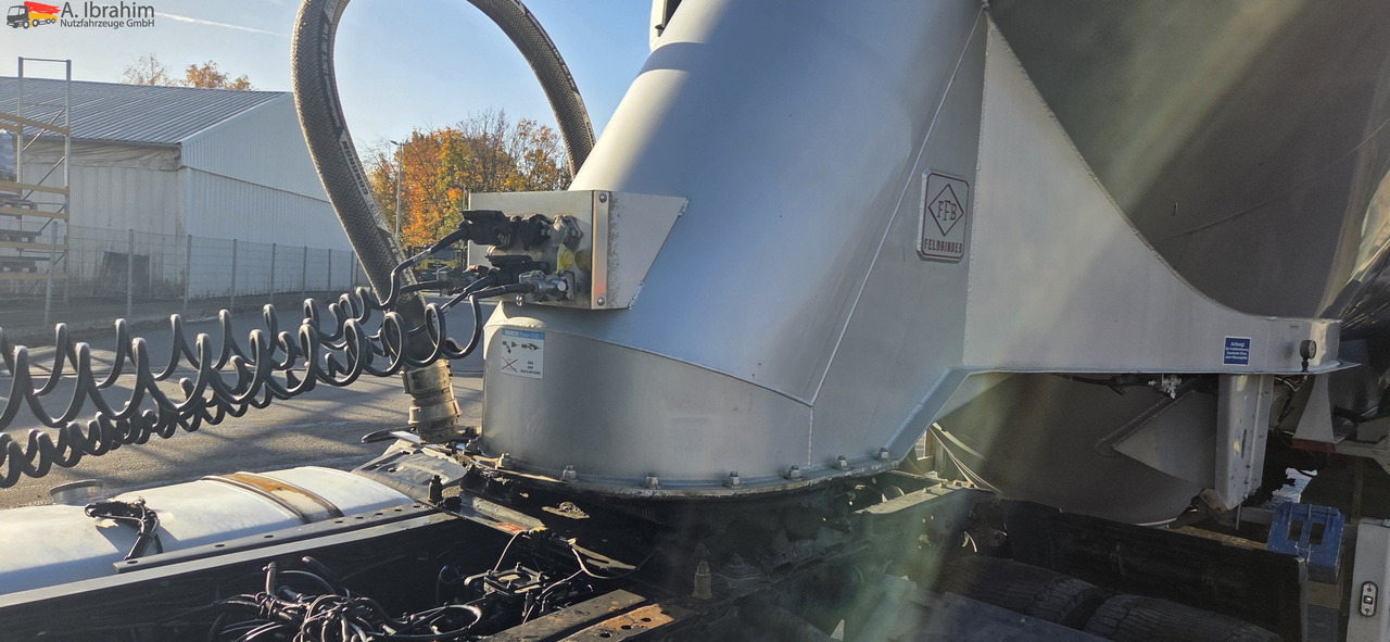 Полуприцеп цистерна для сыпучих грузов Feldbinder EUT 40.3 Liftachse, Scheibenbremse Topzustand | einsatzbereit: фото 12 Полуприцеп цистерна для сыпучих грузов Feldbinder EUT 40.3 Liftachse, Scheibenbremse Topzustand | einsatzbereit: фото 12