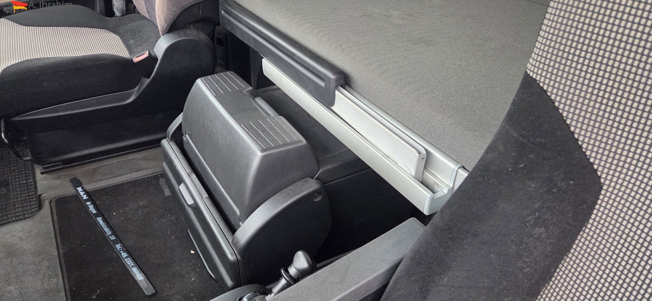 MAN TGX 26.460 6x2 | Lift-Lenkachse | Retarder | Klima | 2 x Vorhanden - Грузовик-контейнеровоз/ Сменный кузов: фото 5 MAN TGX 26.460 6x2 | Lift-Lenkachse | Retarder | Klima | 2 x Vorhanden - Грузовик-контейнеровоз/ Сменный кузов: фото 5