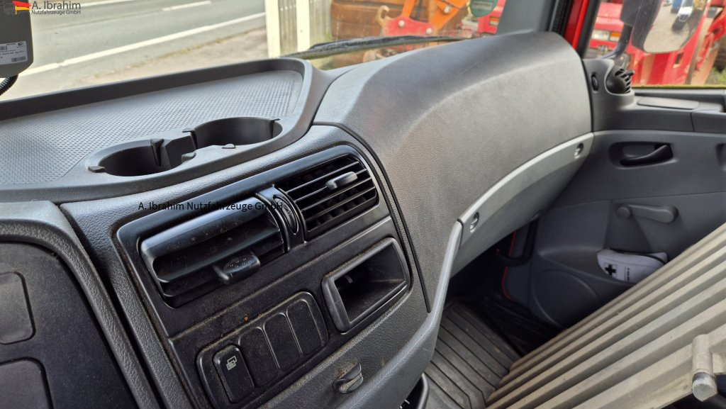 Mercedes-Benz 1222 Werkstattkoffer mit Regalsystem - Грузовик с закрытым кузовом: фото 4 Mercedes-Benz 1222 Werkstattkoffer mit Regalsystem - Грузовик с закрытым кузовом: фото 4