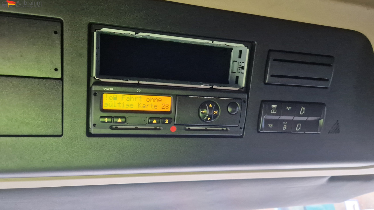 Mercedes-Benz 1845 Retarder Klima, Kühlschrank Edscha, Retarder, LBW, Zustand gut - Тентованный грузовик: фото 4 Mercedes-Benz 1845 Retarder Klima, Kühlschrank Edscha, Retarder, LBW, Zustand gut - Тентованный грузовик: фото 4