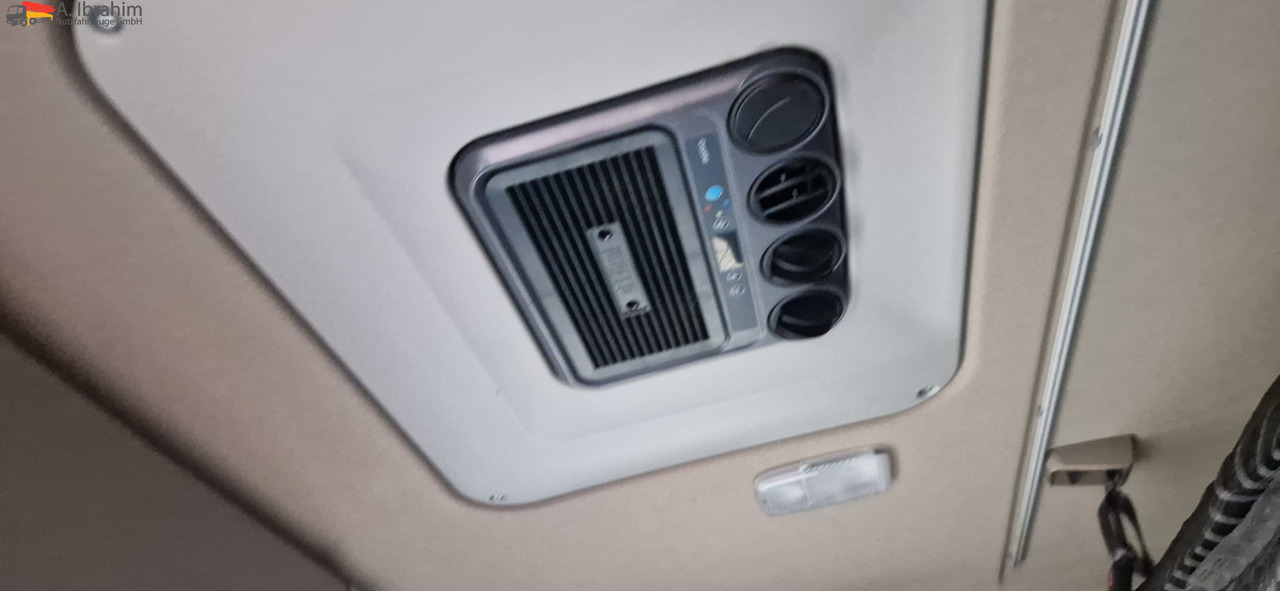 Scania R410 Retarder, Klima, Standklima Top Zustand!! - Тентованный грузовик: фото 4 Scania R410 Retarder, Klima, Standklima Top Zustand!! - Тентованный грузовик: фото 4