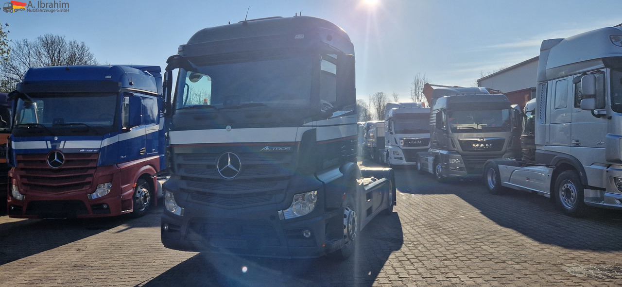 Mercedes-Benz 1840 Actros, 3x vorhanden, identisch - Тягач: фото 1 Mercedes-Benz 1840 Actros, 3x vorhanden, identisch - Тягач: фото 1