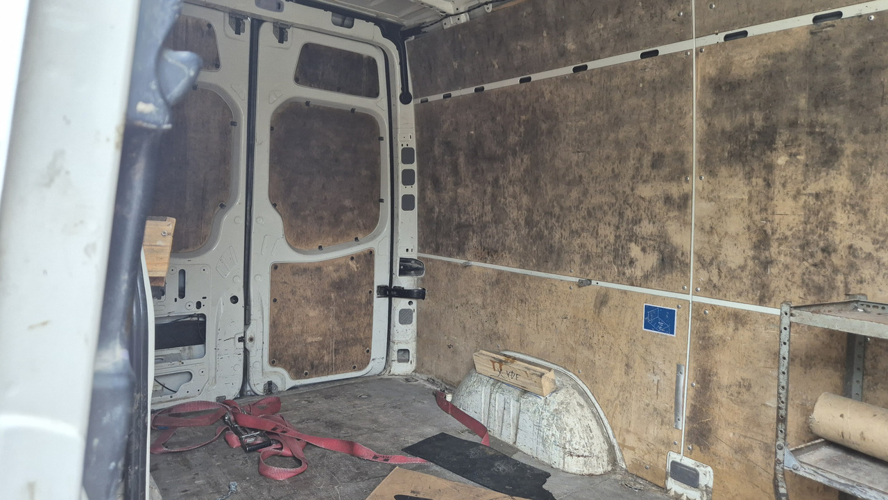 VW Crafter 2.5 Diesel Rost ja, technisch super, HU neu 01 2025 - Цельнометаллический фургон: фото 5 VW Crafter 2.5 Diesel Rost ja, technisch super, HU neu 01 2025 - Цельнометаллический фургон: фото 5