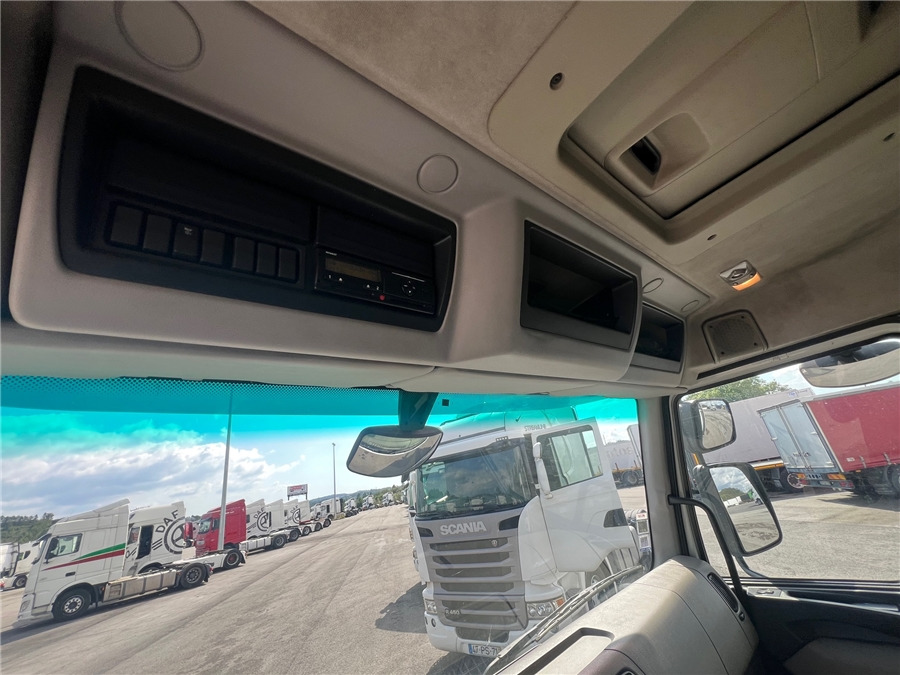 Тентованный грузовик Renault PREMIUM 370: фото 11 Тентованный грузовик Renault PREMIUM 370: фото 11