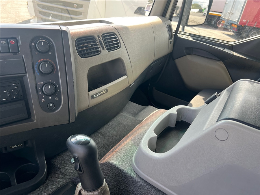 Тентованный грузовик Renault PREMIUM 370: фото 12 Тентованный грузовик Renault PREMIUM 370: фото 12