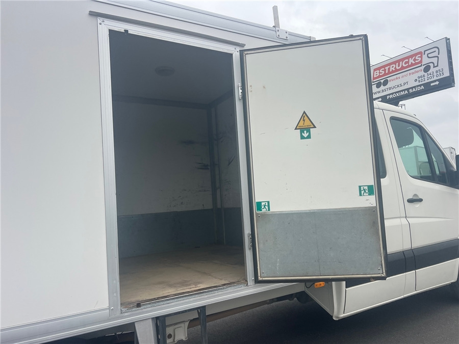 Малотоннажный фургон, Грузопассажирский фургон VOLKSWAGEN CRAFTER: фото 7