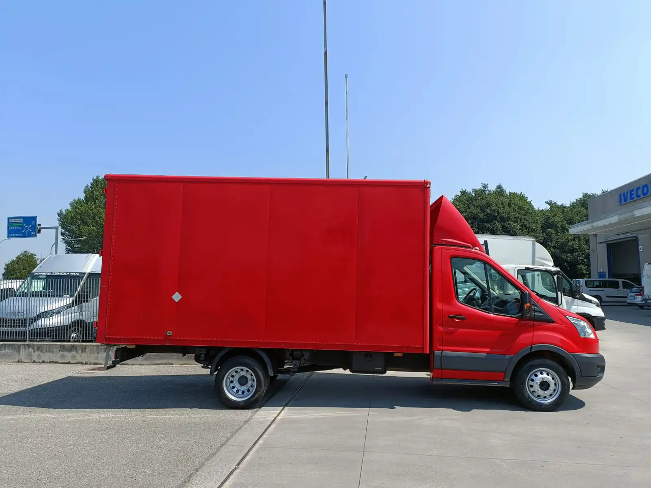 FORD TRANSIT FURGONATO BOX - Малотоннажный фургон: фото 2 FORD TRANSIT FURGONATO BOX - Малотоннажный фургон: фото 2