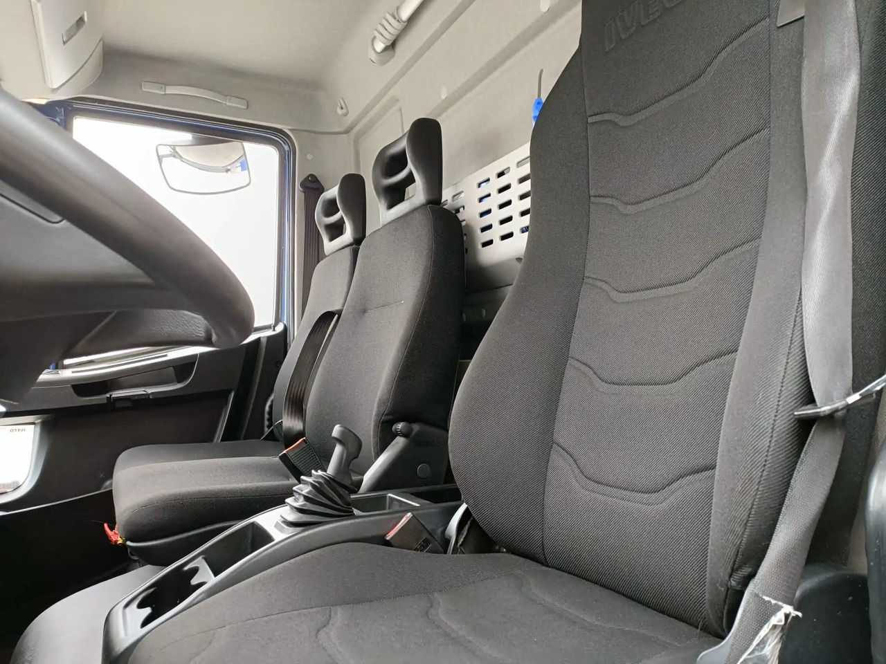 IVECO EUROCARGO 120E22P - Грузовик-шасси: фото 5 IVECO EUROCARGO 120E22P - Грузовик-шасси: фото 5
