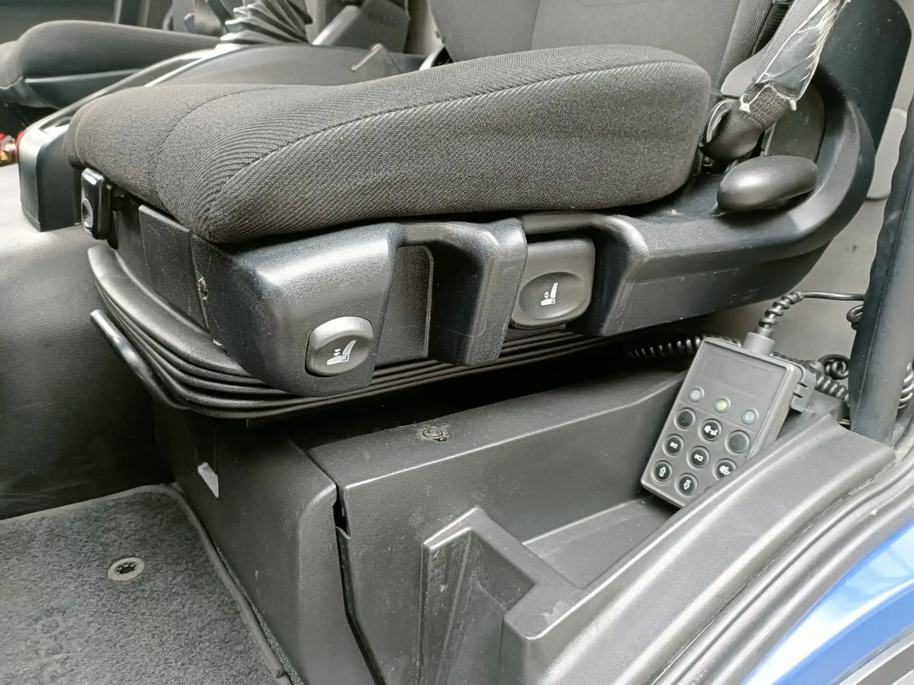 IVECO EUROCARGO 120E22P - Грузовик-шасси: фото 4 IVECO EUROCARGO 120E22P - Грузовик-шасси: фото 4