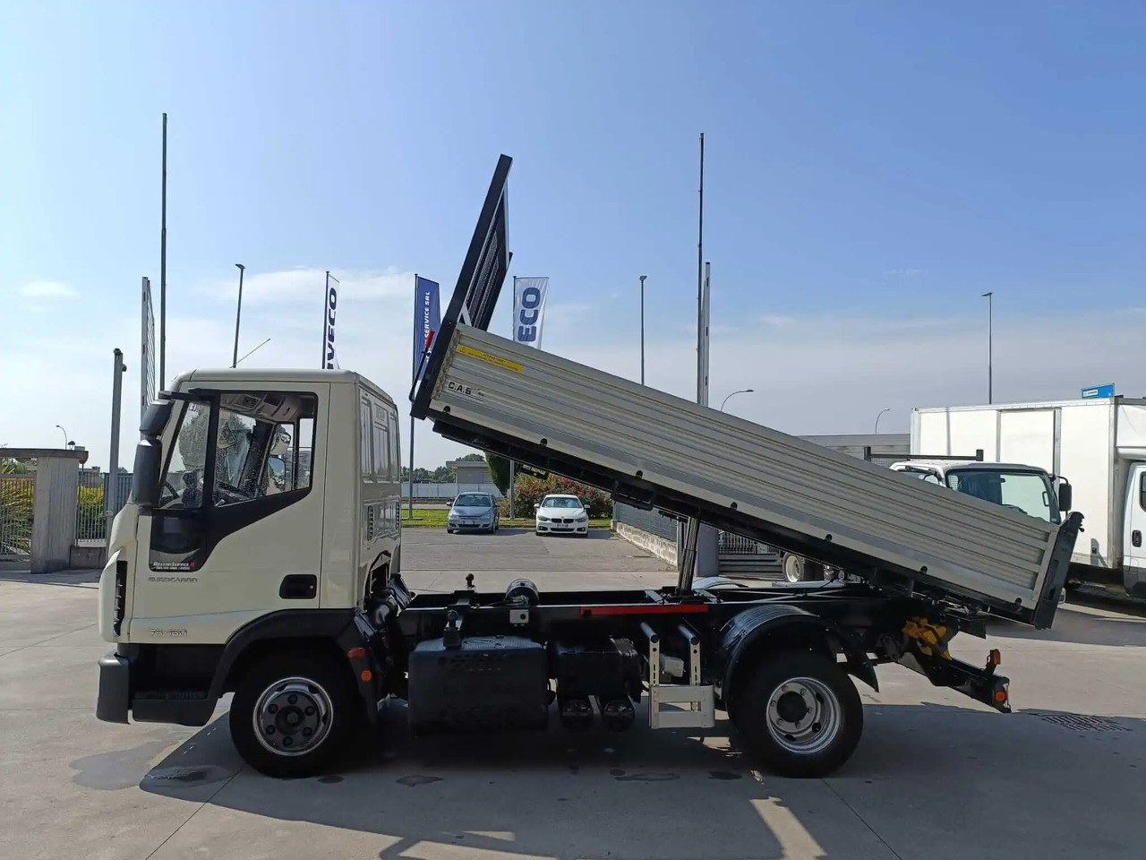 IVECO EUROCARGO 75E16 - Самосвал: фото 4 IVECO EUROCARGO 75E16 - Самосвал: фото 4