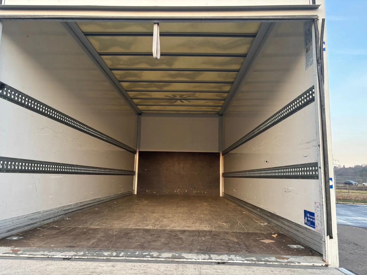 IVECO EUROCARGO 75E19P - Грузовик с закрытым кузовом: фото 2 IVECO EUROCARGO 75E19P - Грузовик с закрытым кузовом: фото 2