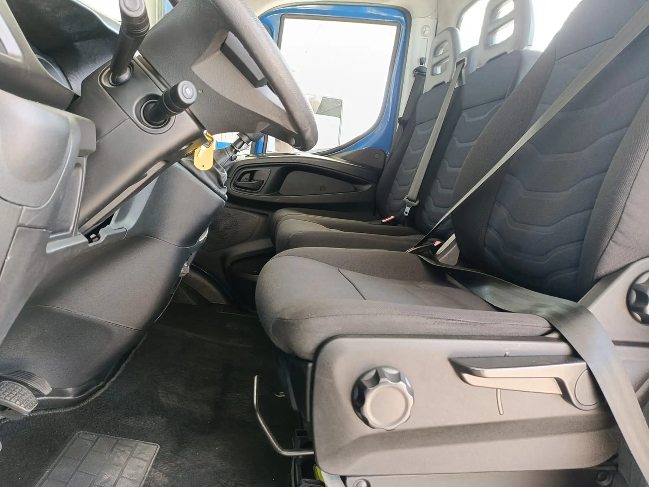 IVECO DAILY 35C15 - Лёгкий коммерческий автомобиль: фото 2 IVECO DAILY 35C15 - Лёгкий коммерческий автомобиль: фото 2