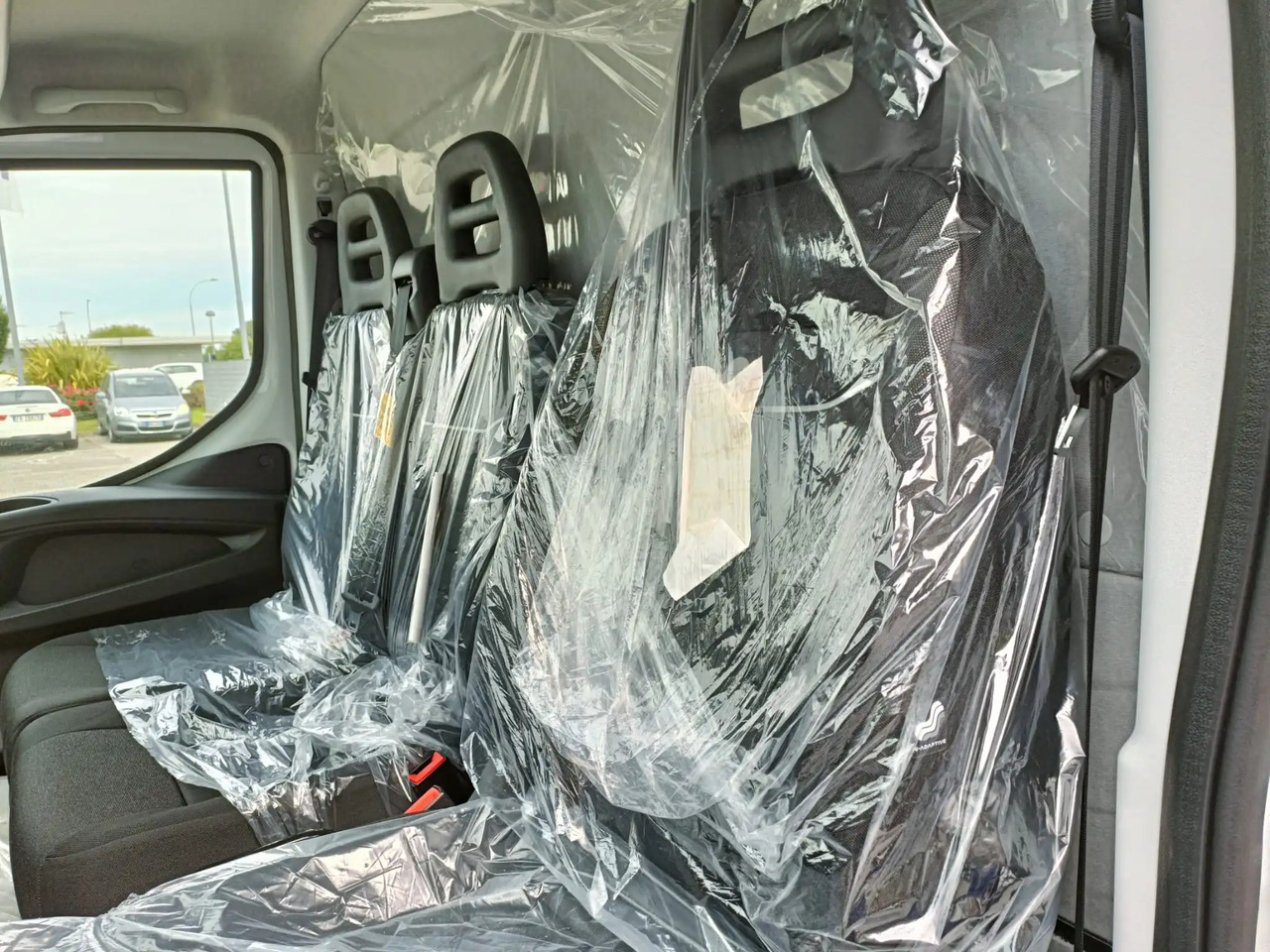 Лёгкий коммерческий автомобиль IVECO DAILY 35C18 MOD. 2025 A TELAIO NUOVO: фото 8 Лёгкий коммерческий автомобиль IVECO DAILY 35C18 MOD. 2025 A TELAIO NUOVO: фото 8