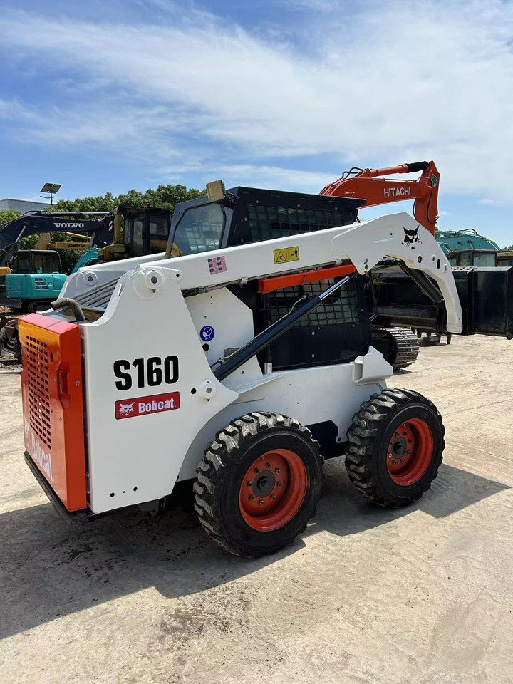Bobcat S160 - Мини-погрузчик с бортовым поворотом: фото 2 Bobcat S160 - Мини-погрузчик с бортовым поворотом: фото 2