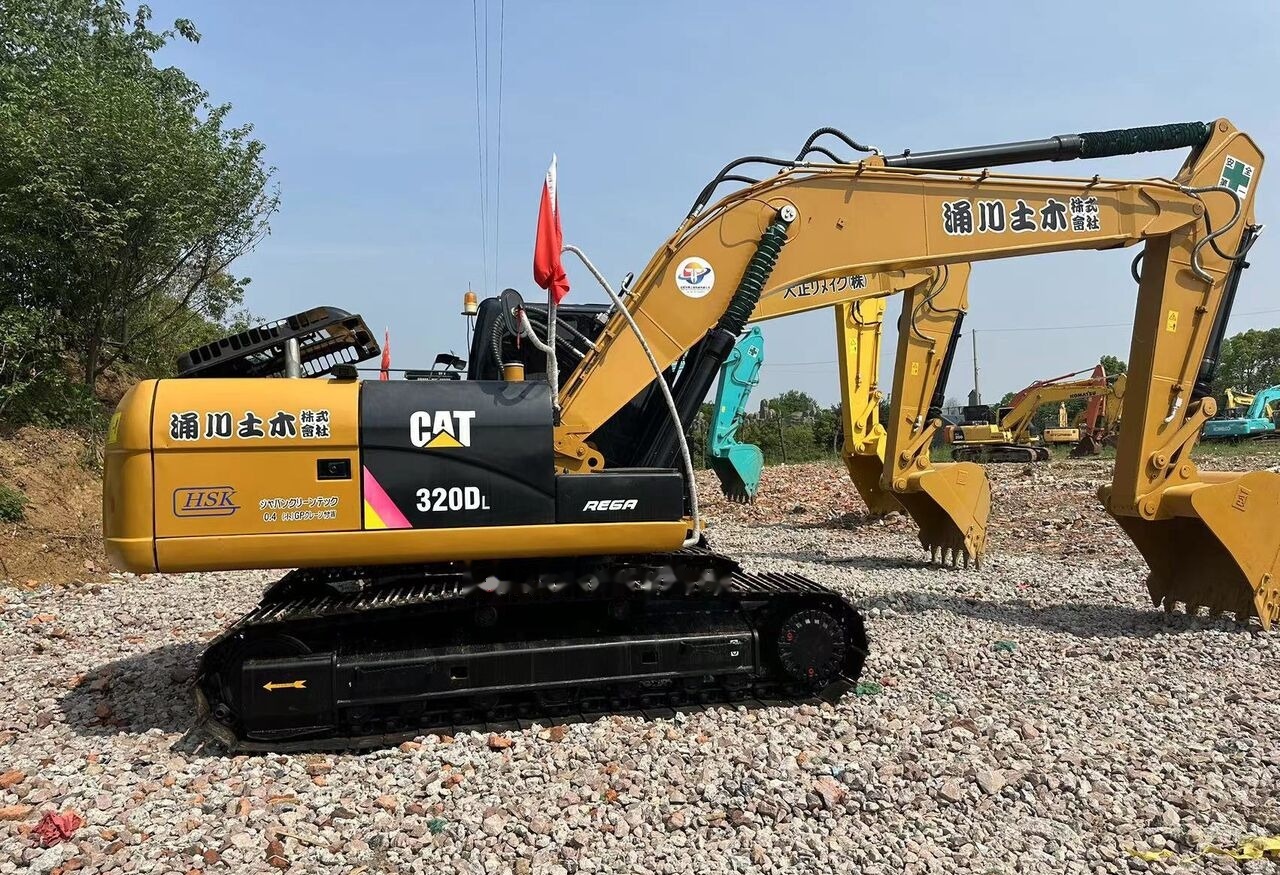 Гусеничный экскаватор Caterpillar 320D: фото 12