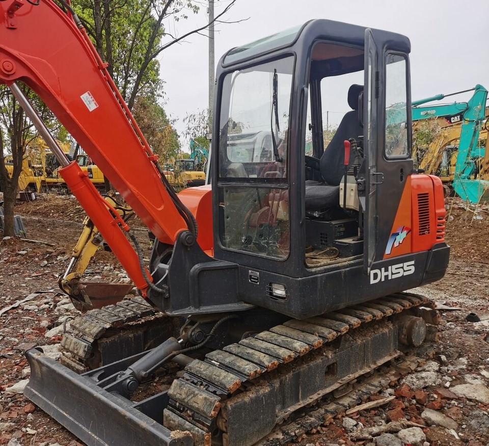 Doosan DH55 - Гусеничный экскаватор: фото 3 Doosan DH55 - Гусеничный экскаватор: фото 3