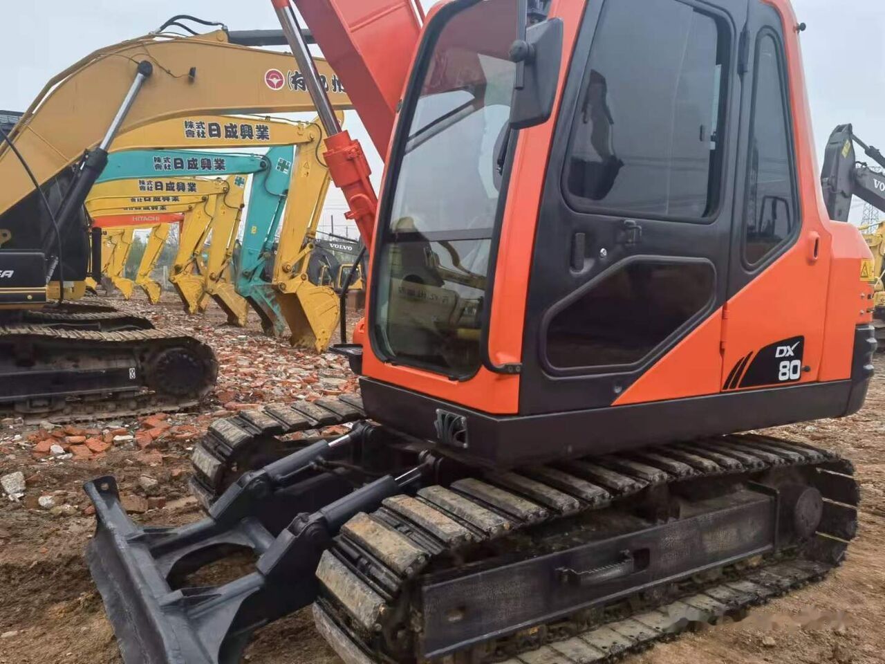 Doosan DX80 - Гусеничный экскаватор: фото 4 Doosan DX80 - Гусеничный экскаватор: фото 4