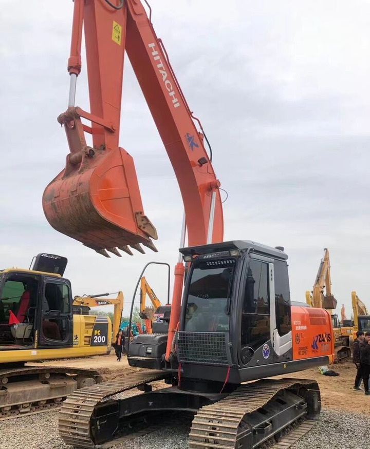 Hitachi ZX200-3 - Гусеничный экскаватор: фото 2 Hitachi ZX200-3 - Гусеничный экскаватор: фото 2